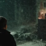 Support chatbot replying with encouraging words and friendly help icon